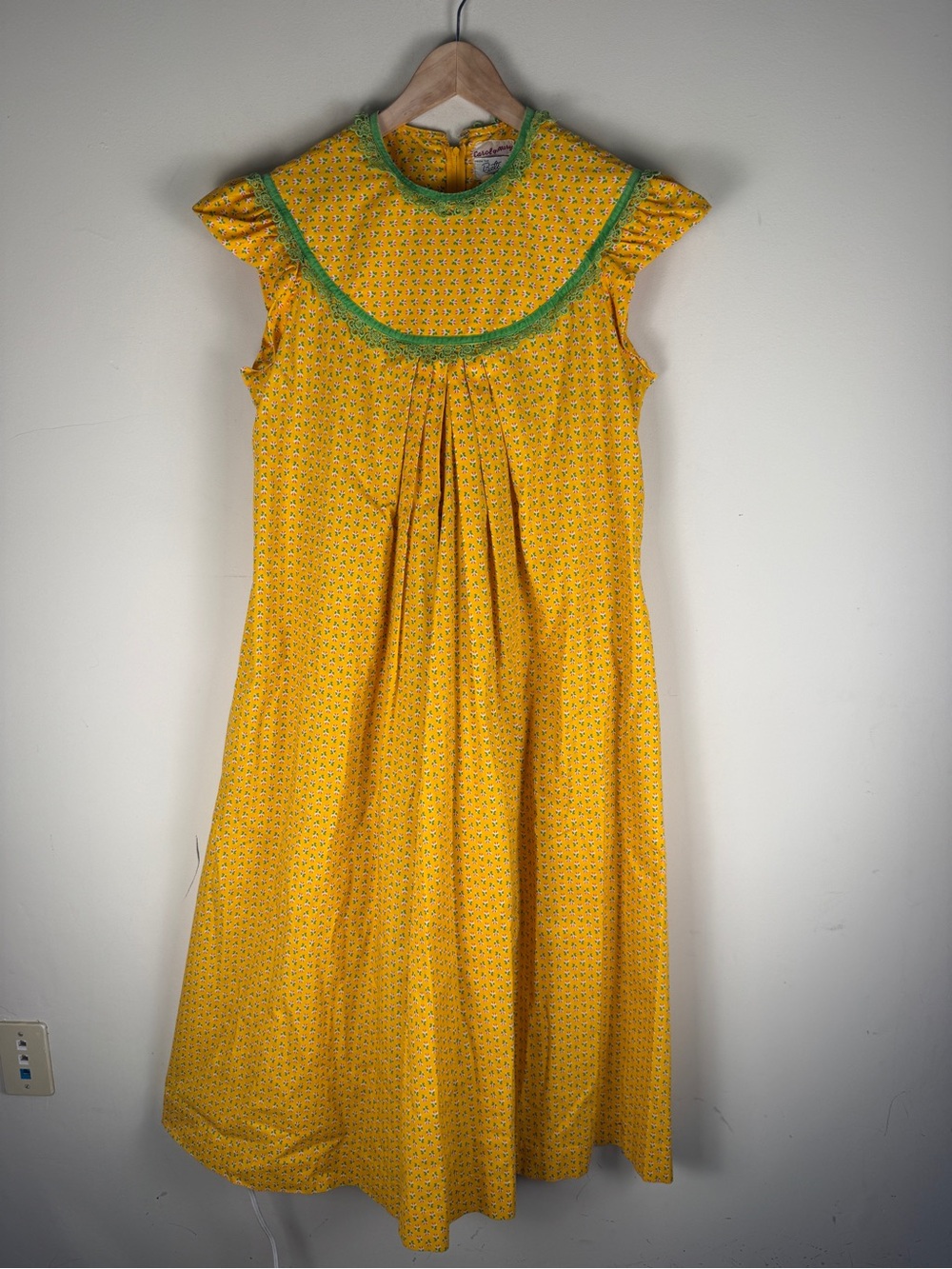 Vintage Bete Collection Honolulu Dress Muumuu Floral Lace Prairie Yellow Green